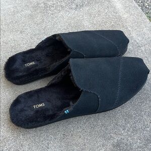 TOMS Nova Leather Wrap Mules with Faux Fur Lining NWOB Size 7*